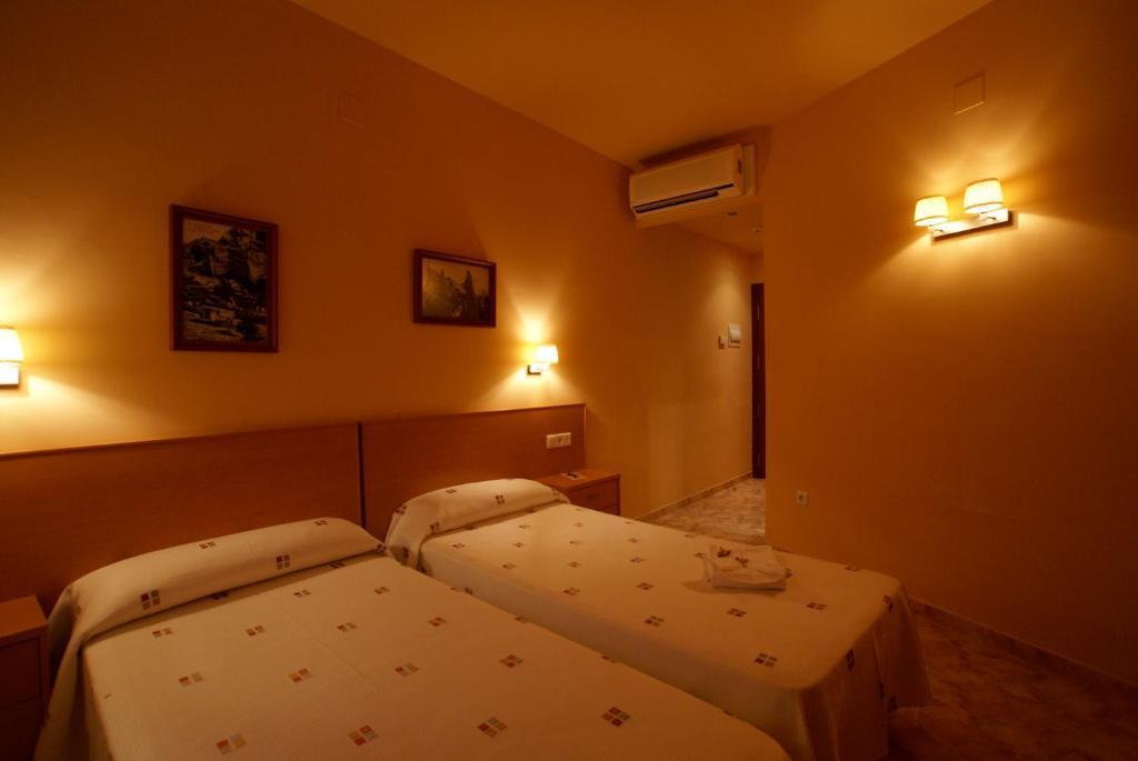 Hotel Mont-Roig Exterior photo