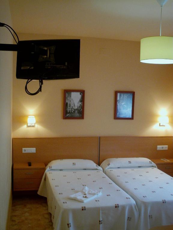 Hotel Mont-Roig Exterior photo